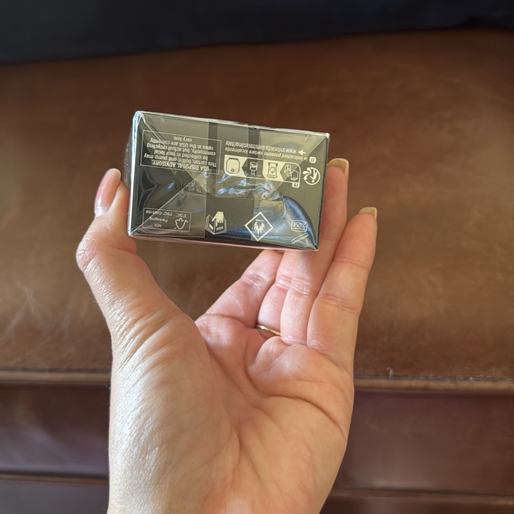 NIB Yves Saint Laurent Libre - never opened - Picture 4 of 4